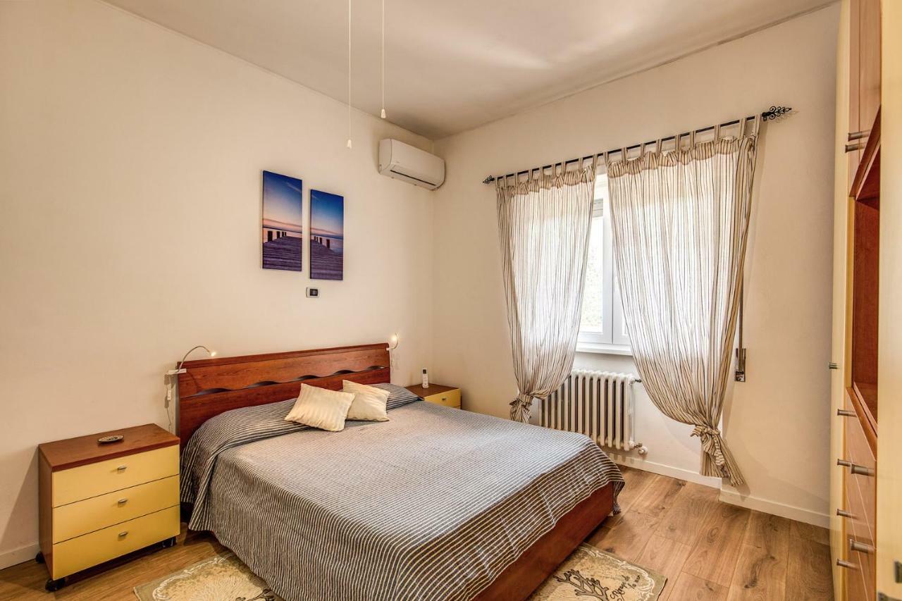 Seaside Rome Apartment *